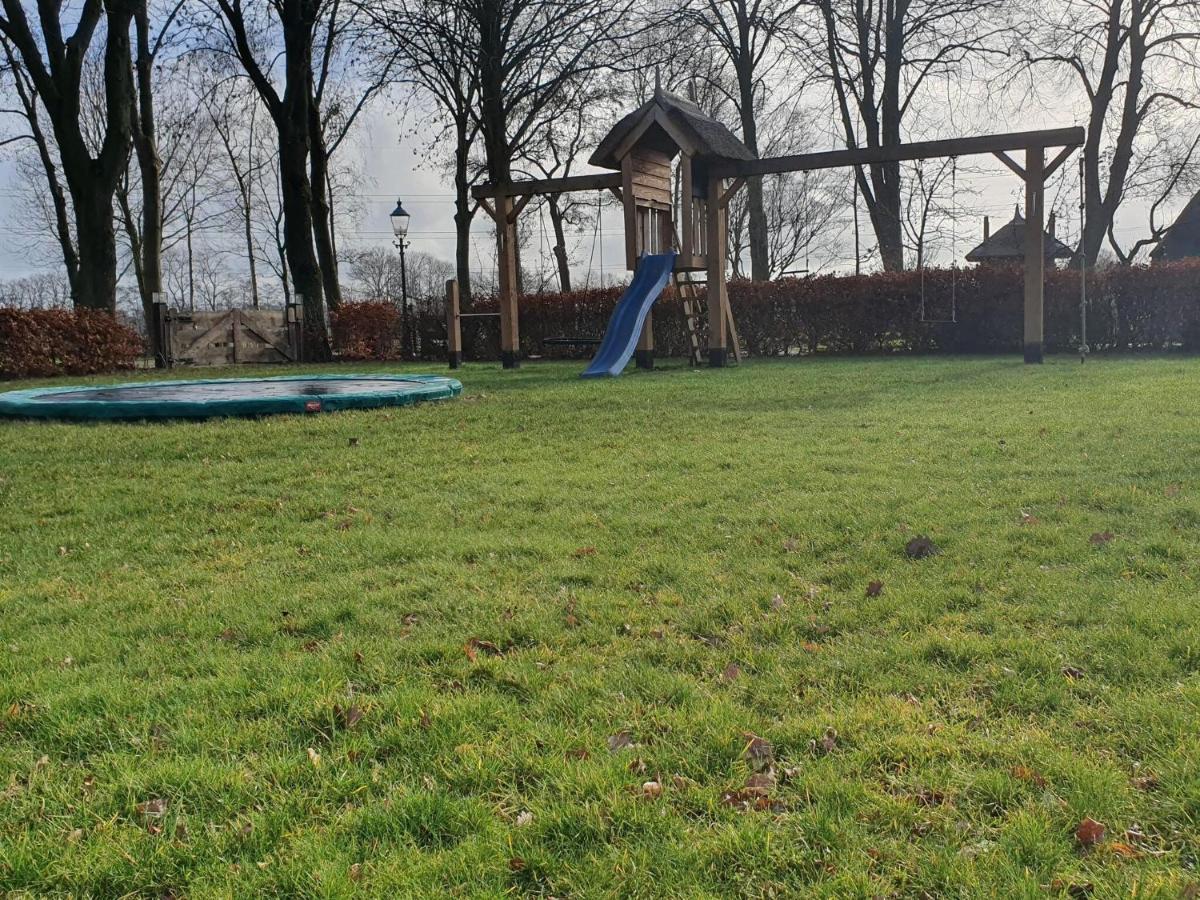 Holiday Home Heeresteeg In Nieuwleusen With Garden De Meele Exteriör bild